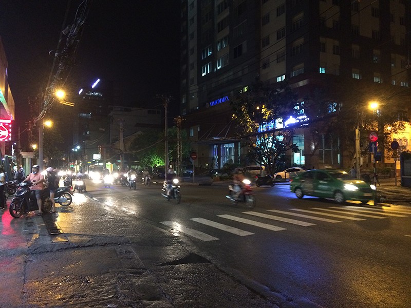 Hiện trường vụ việc trên đường Võ Thị Sáu nơi chị Tuyền nghi bị cướp giật ngã chấn thương sọ não
